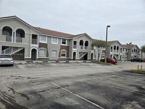 Building Photo - 1658 SE 28th Ct