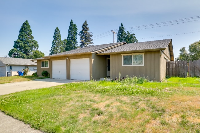 Building Photo - 2526 Wintergreen Ave NW