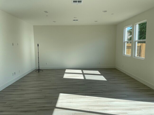 Foto del edificio - 16333 Malibu Dr