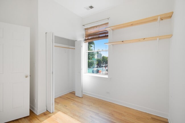 Building Photo - 3760 W Fullerton Ave