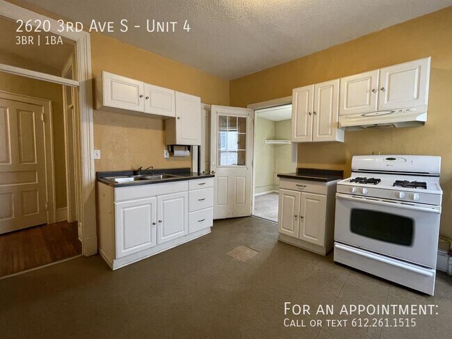Building Photo - 2620 3rd Ave S