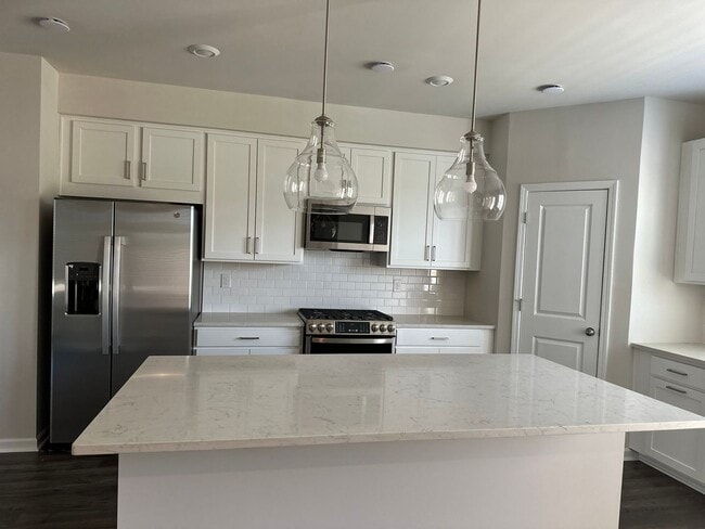 Building Photo - 3 Bedroom Townhome in Marietta