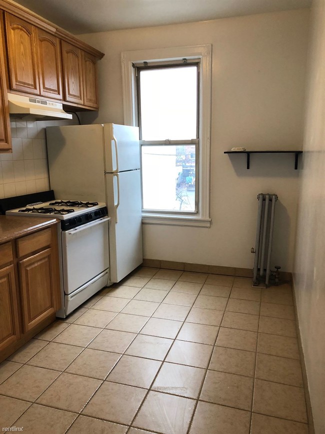 Building Photo - 1 br, 1 bath Apartment - 2122 21st Rd 2