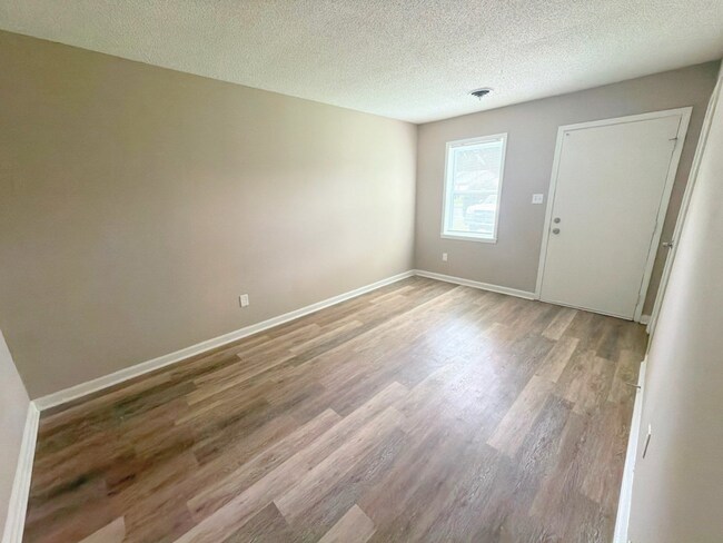 Foto del edificio - 4066 Berrywood Ave