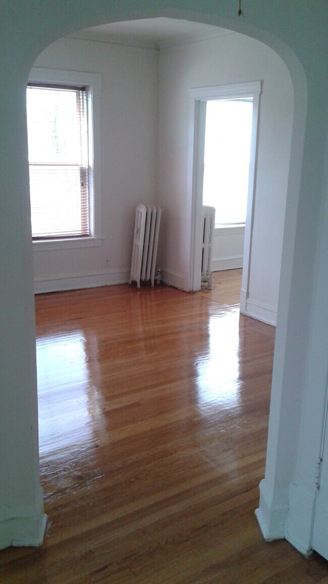 Foto del edificio - 6347 N Magnolia Ave
