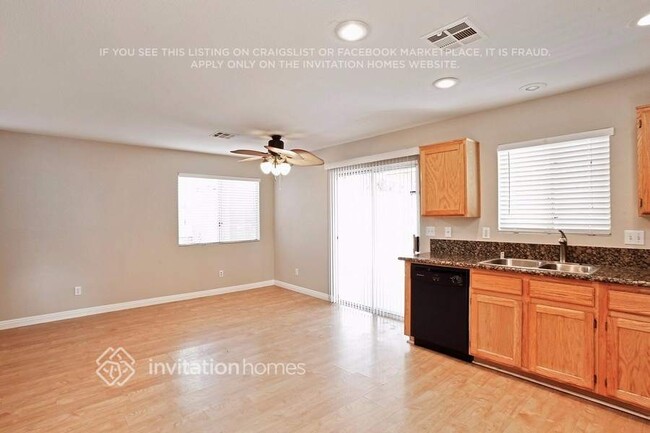Foto del edificio - 6553 Bush Clover Ln