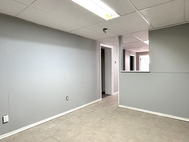 Building Photo - 308 Randolph Av