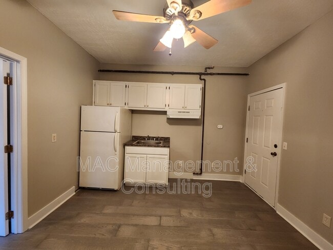 Building Photo - 1325 Virginia Ave