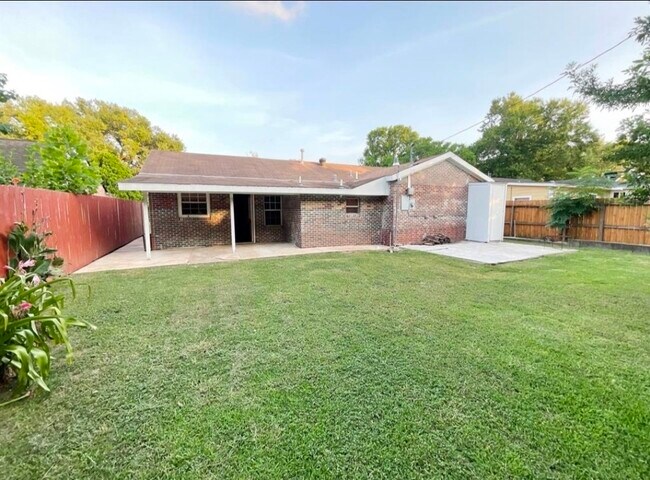 Foto del edificio - 2509 Morningside Ln