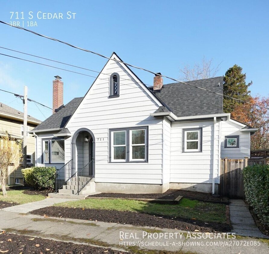 Primary Photo - Newly Renovated House with Attached Garage...