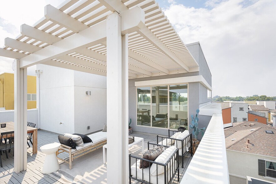 The Flats at the Mill at Broadway