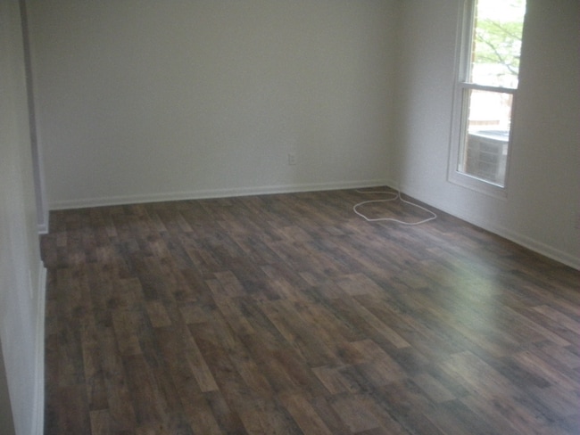 Foto del edificio - 79 Chestnut Dr