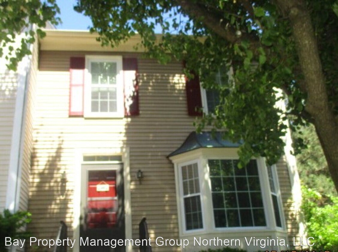 3 br, 3.5 bath House 5867 WESTWATER COURT House Rental in