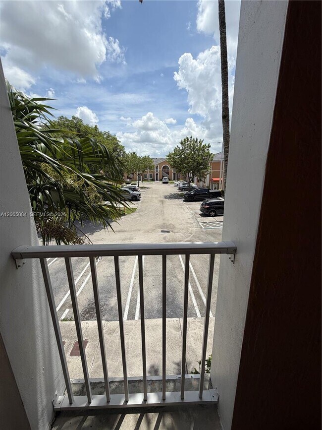 Foto del edificio - 7130 NW 177th St