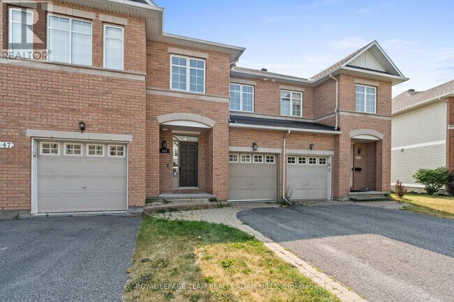 Building Photo - 445 Claridge Dr