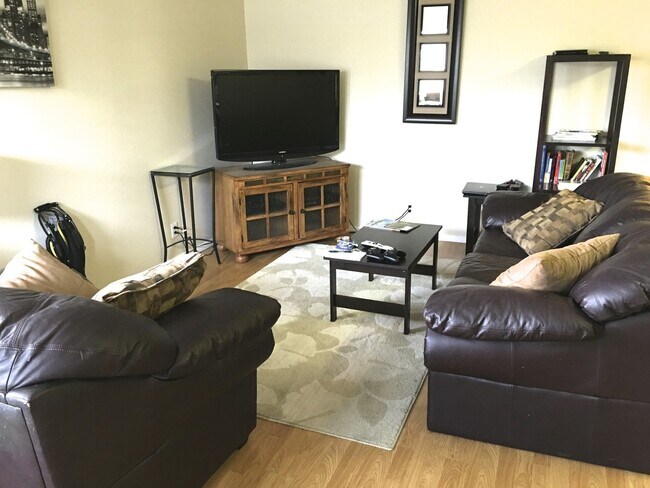 Foto del edificio - Cozy 1-Bedroom Apartment