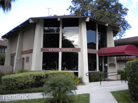 Building Photo - 521 N Tustin Ave