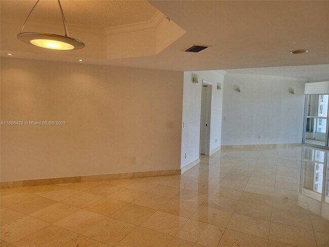 Foto del edificio - 21205 Yacht Club Dr