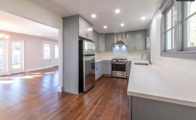 Foto del edificio - 3bed 3bath Available for rent