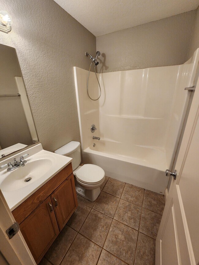 Foto del edificio - 7135 Hurst Ln