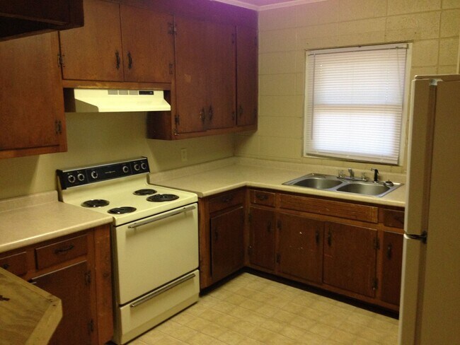 Foto del edificio - 2 Bedroom 1 bath Duplex