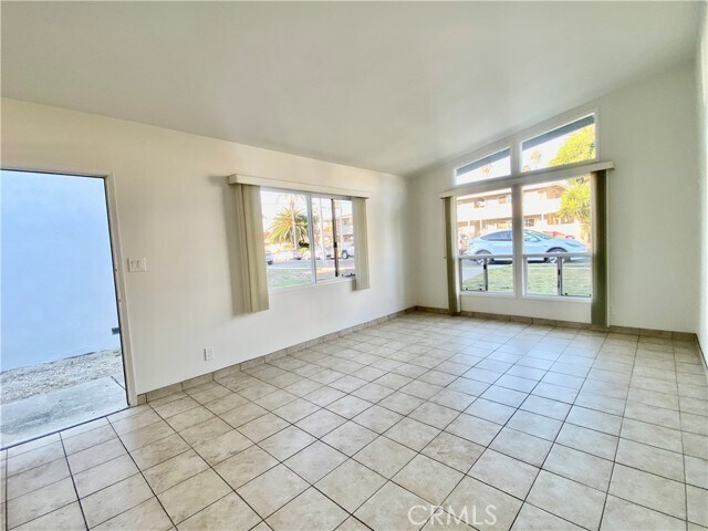 Foto del edificio - 3370 Rexford St