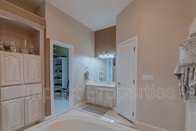 Foto del edificio - 5602 Wild Oak Ct