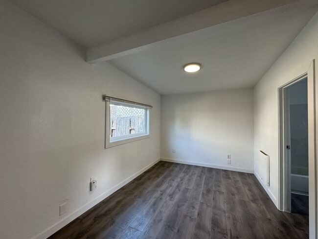 Photo - 820 S Donovan St Apartment