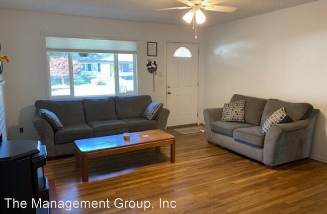 Building Photo - 3 br, 1.5 bath House - 11 NE 10th Street