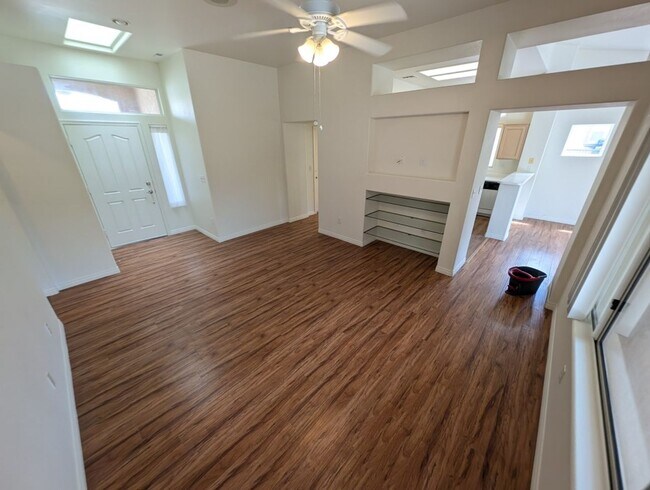 Building Photo - 2829 Vista Butte Dr