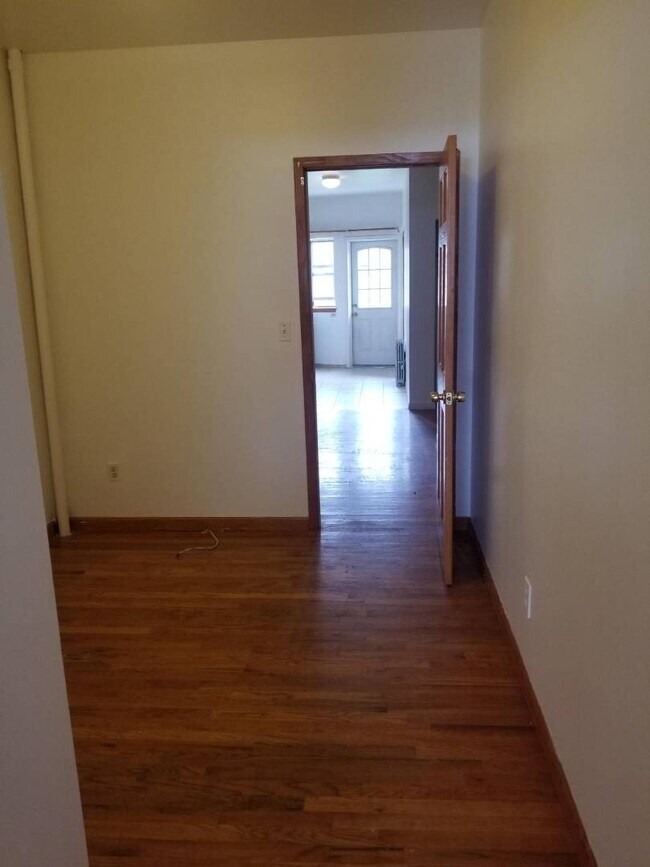 Foto del edificio - 104 Kingsland Ave