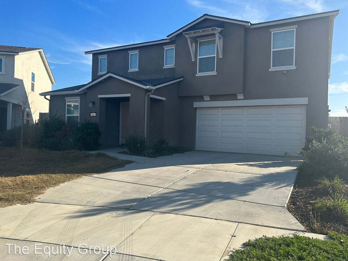 5 br, 3 bath House 449 East Sedona Ave House Rental in Visalia, CA