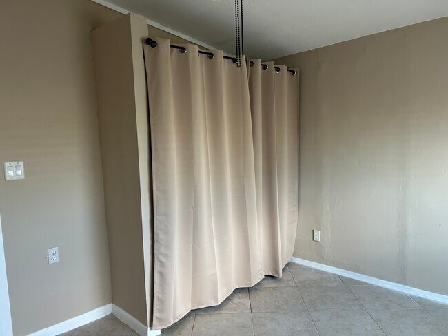 Foto del edificio - 6627 S 22nd Pl