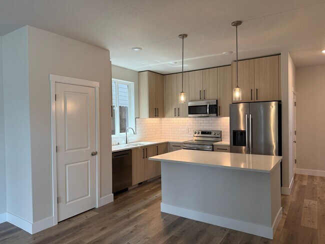 Foto del edificio - Beautiful Three Bedroom New Construction Home For Rent