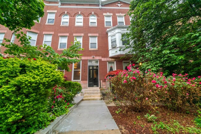 Foto del edificio - 3020 N Calvert St