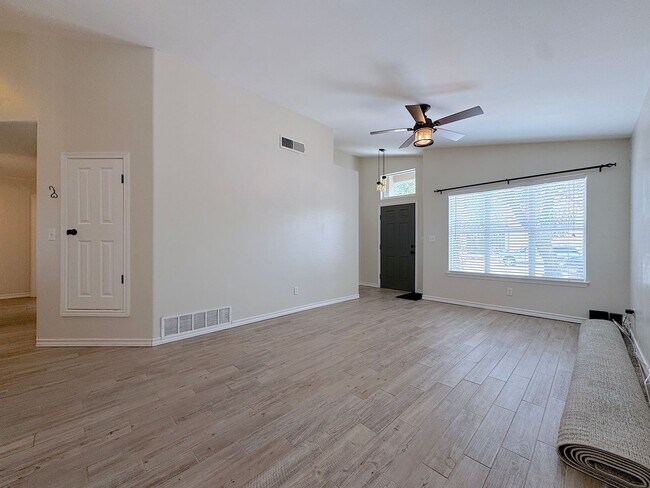 Building Photo - West El Paso 3bed/2bath refrig A/C Home