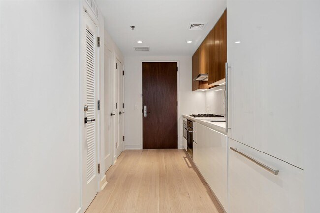 Foto del edificio - 1000 Maxwell Ln