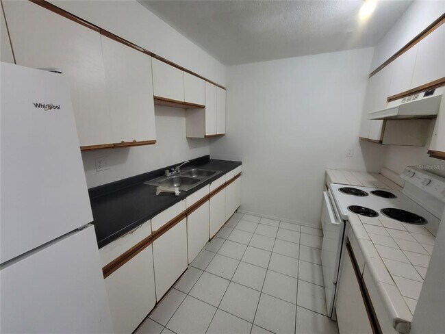 Foto del edificio - 4116 Flying Fortress Ave