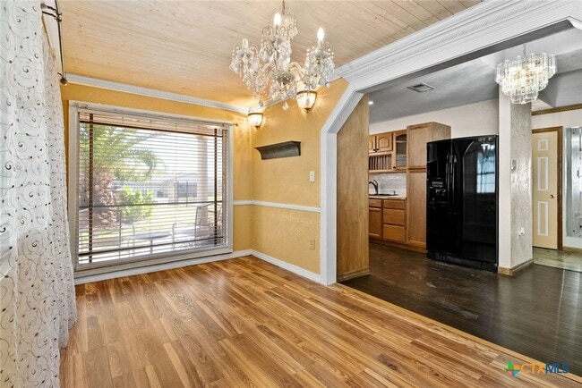 Foto del edificio - 2407 Hidden Valley Dr