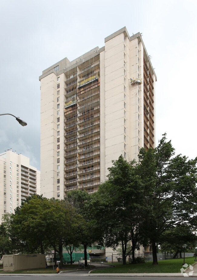 Ridley Towers Apartments 370 Ridelle Ave Toronto, ON