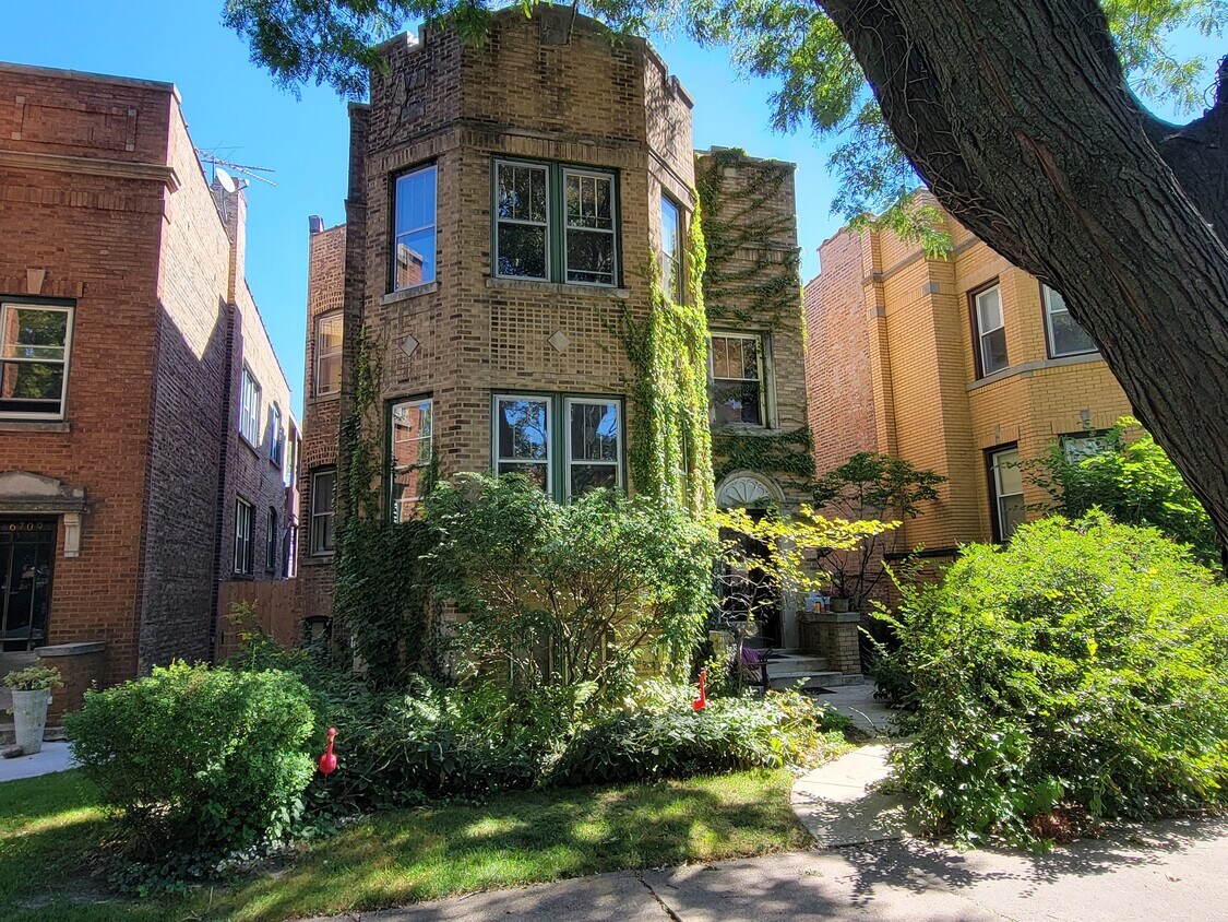 Front of the Building - 6705 N Campbell Ave