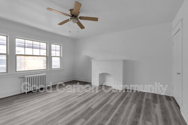 Building Photo - 2720 Main St