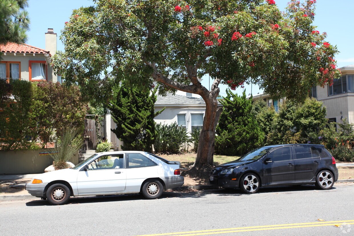 Primary Photo - 911 11th St