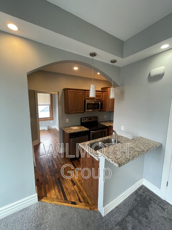 Foto del edificio - 410 E 16th St