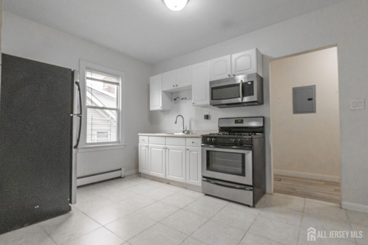 Primary Photo - 253 Goldsmith Ave