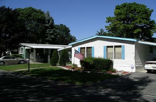 Building Photo - 525 Riverleigh Ave