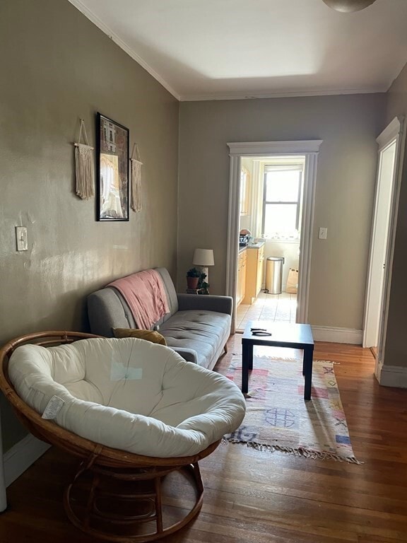 Building Photo - 11 Park Dr