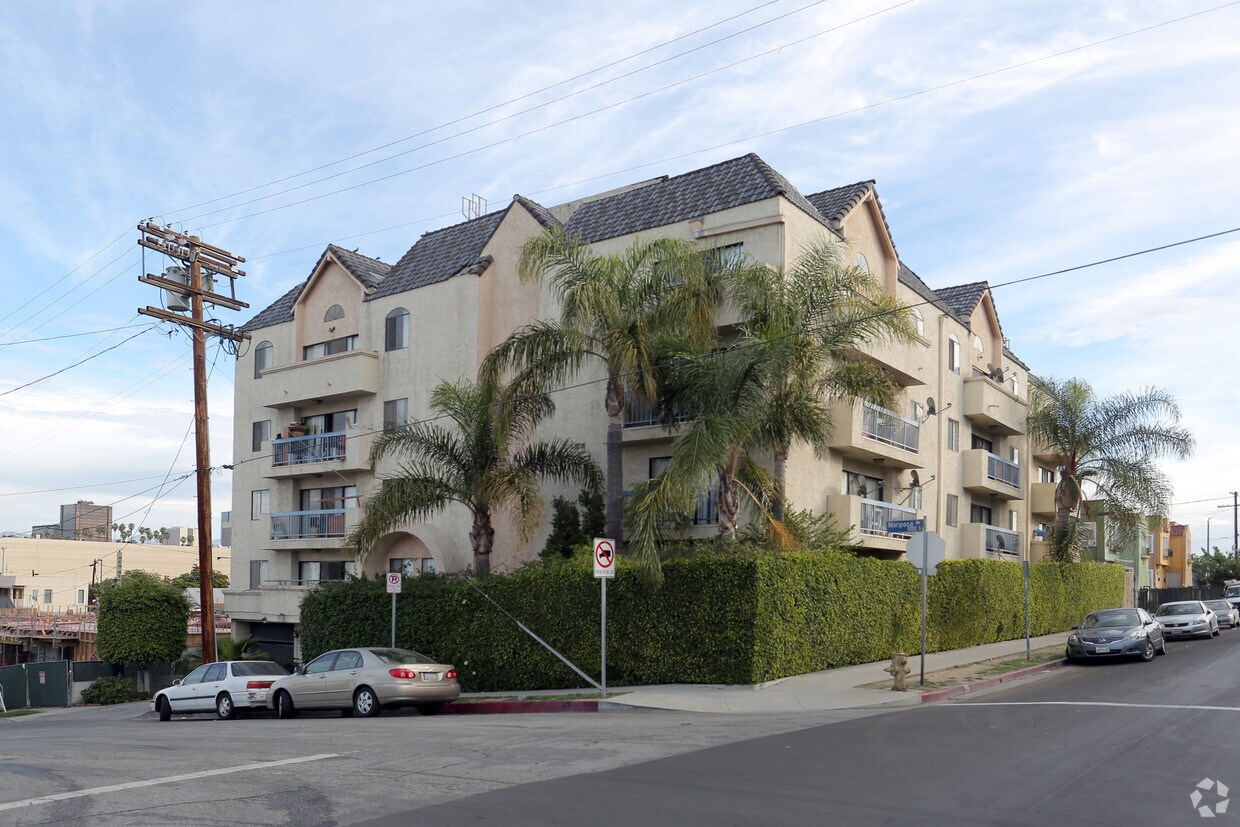 Primary Photo - Park Mariposa Apartments