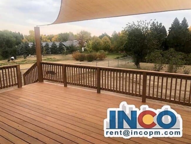 Photo - 4940 Lakeshore Dr House