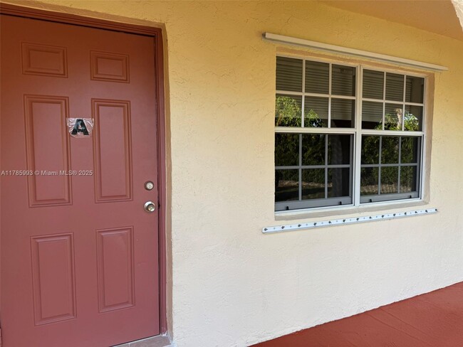 Building Photo - 4063 SW 51st St